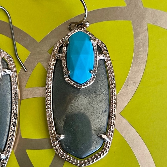 Kendra Scott Emmy - Picture 5 of 7